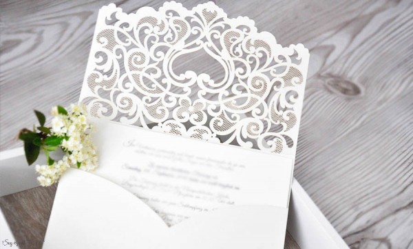 Lasercut Einladung Zur Hochzeit Mit Pocketfold Spitze Und Herz